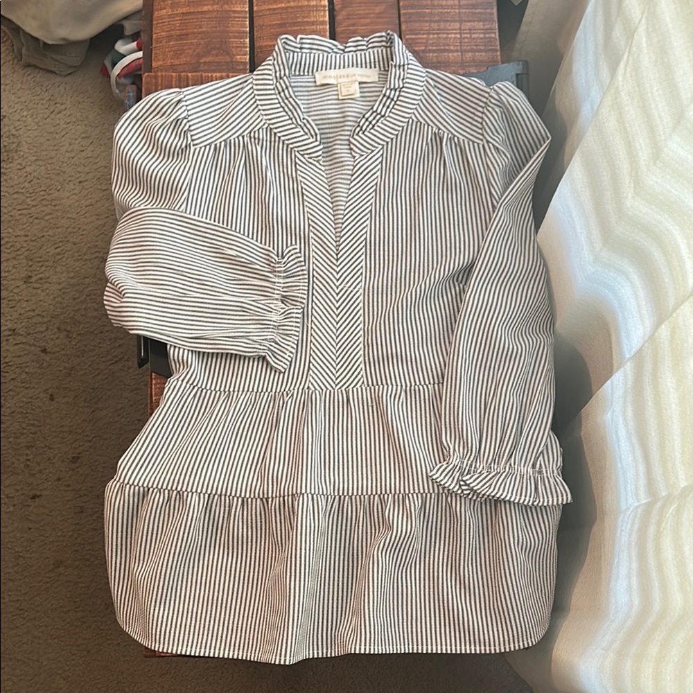Monteau Gray Ruffled Blouse with 3/4 Sleeves